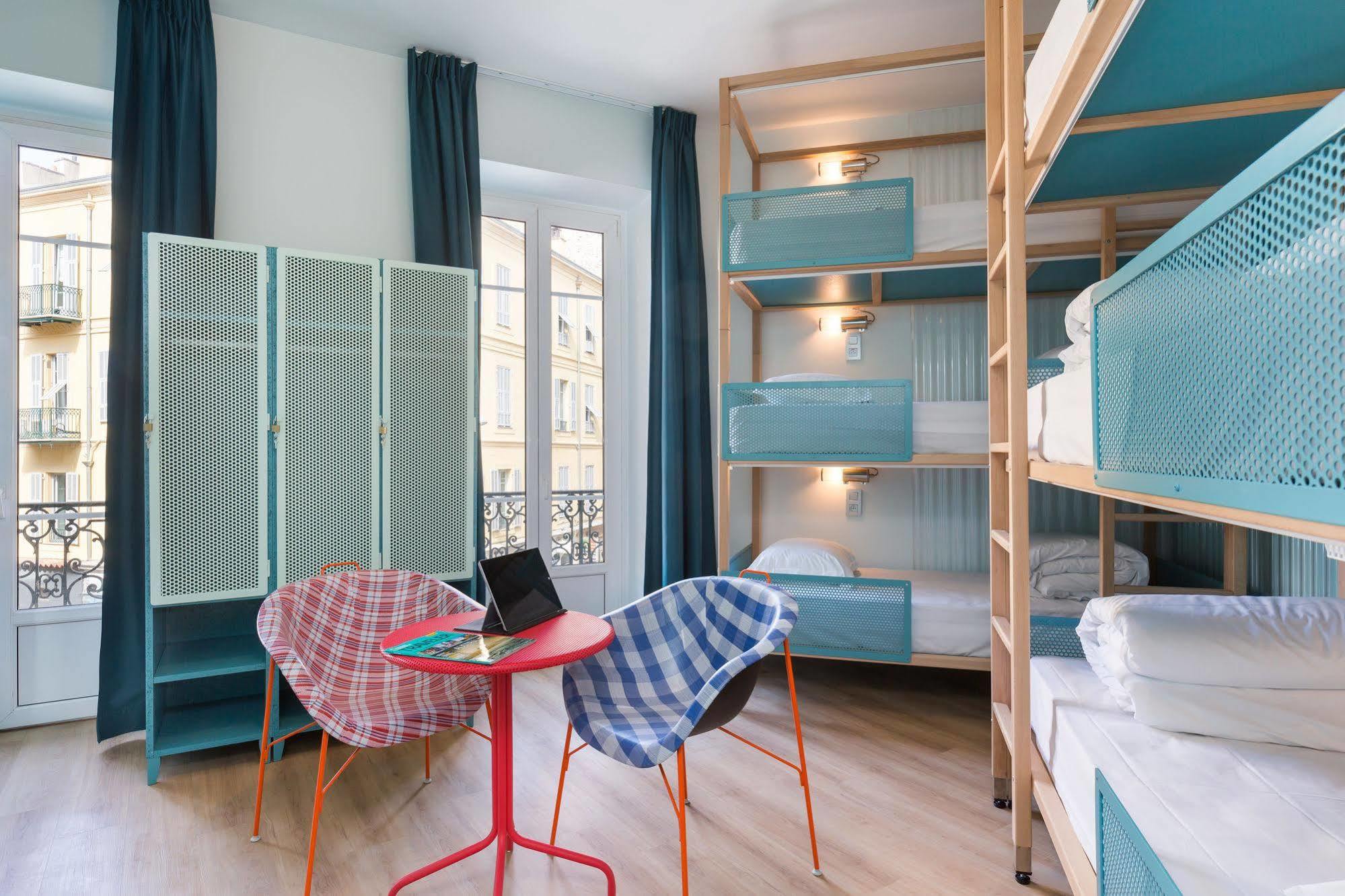 Hostel Ozz Nice Luaran gambar
