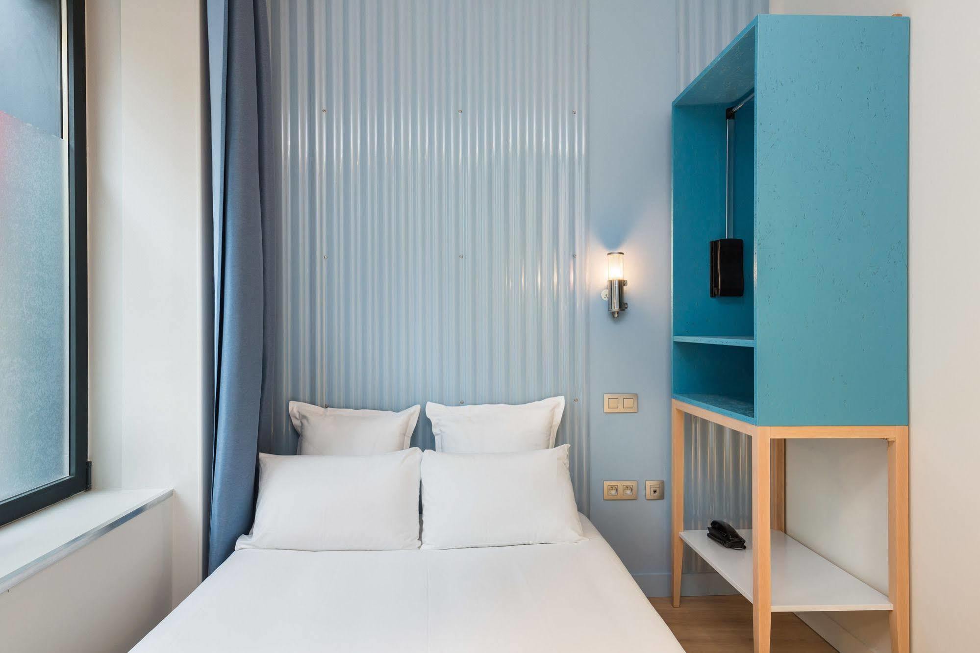 Hostel Ozz Nice Luaran gambar